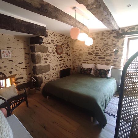 La Ville Es Riez Chambre D'Hotes Corseul Dış mekan fotoğraf