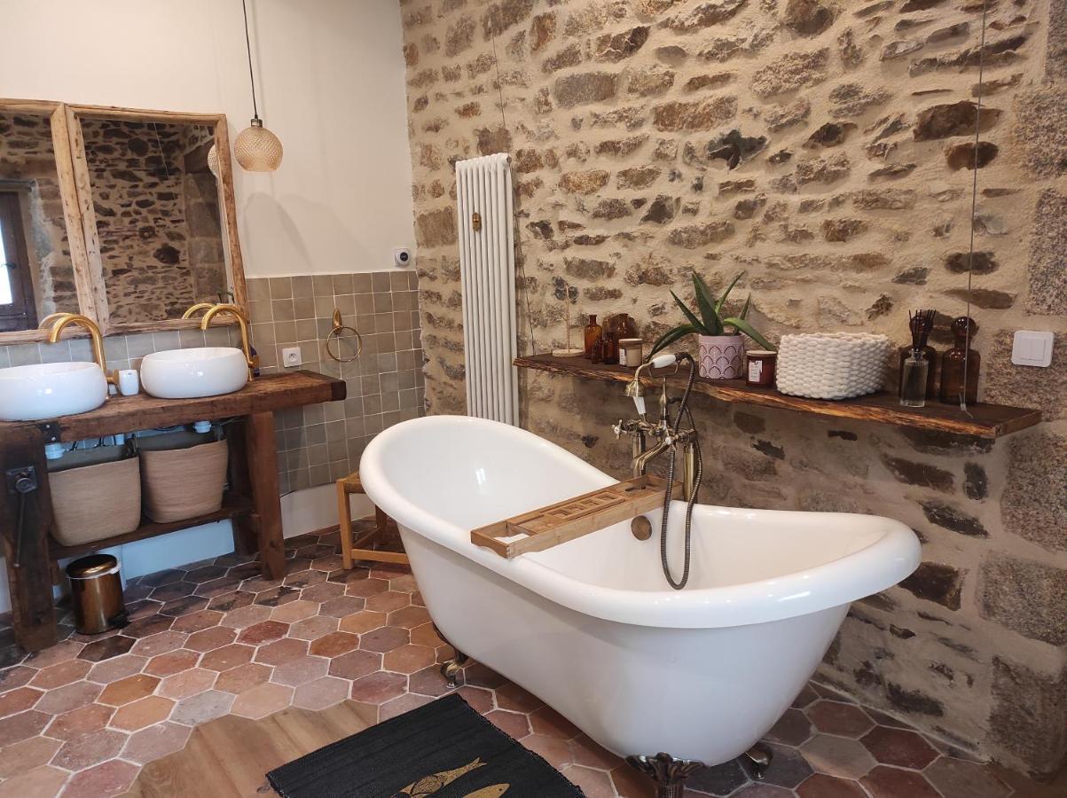 La Ville Es Riez Chambre D'Hotes Corseul Dış mekan fotoğraf