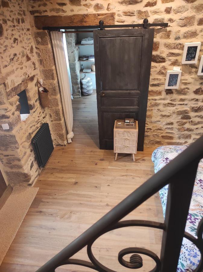 La Ville Es Riez Chambre D'Hotes Corseul Dış mekan fotoğraf