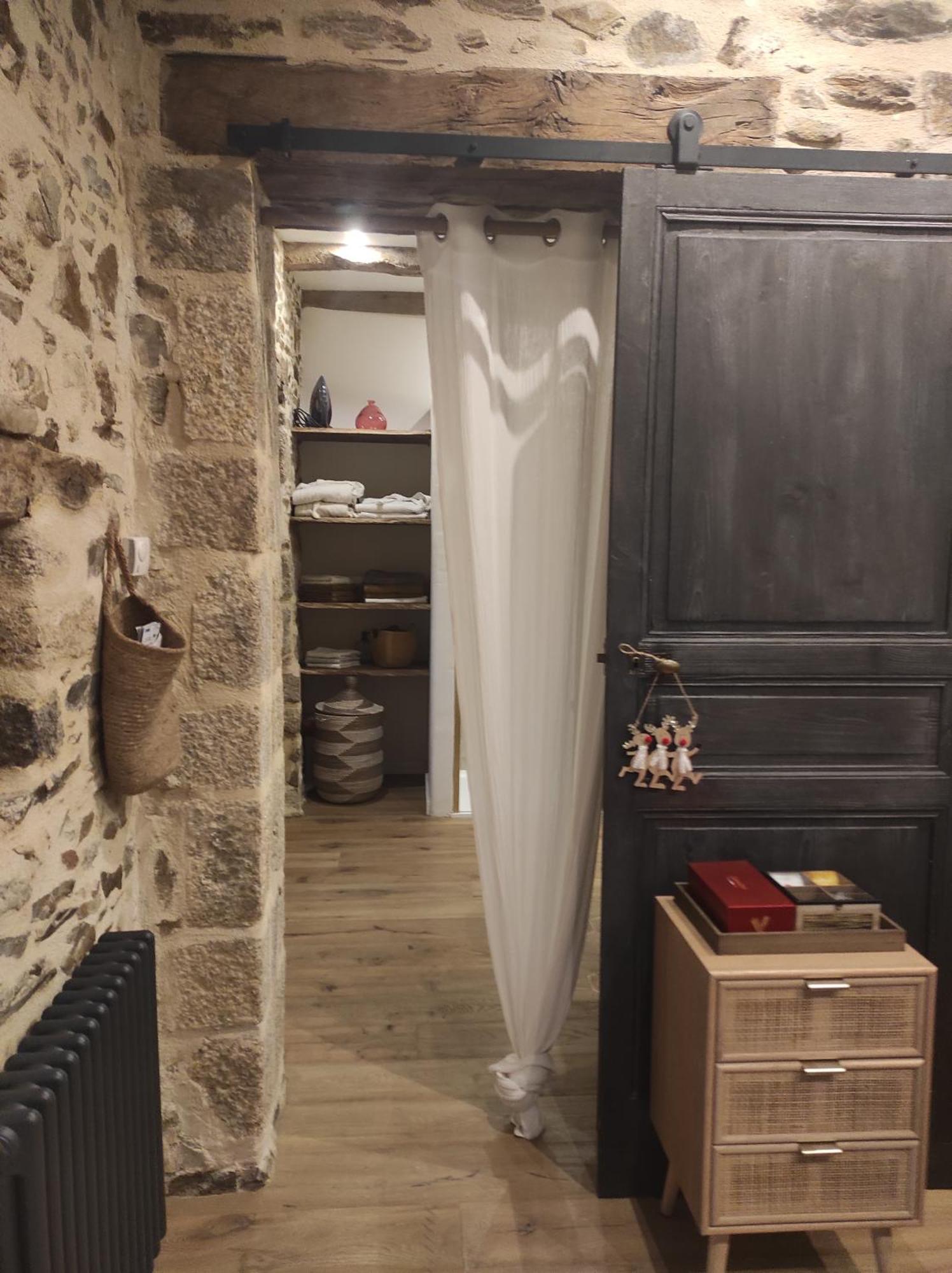 La Ville Es Riez Chambre D'Hotes Corseul Dış mekan fotoğraf
